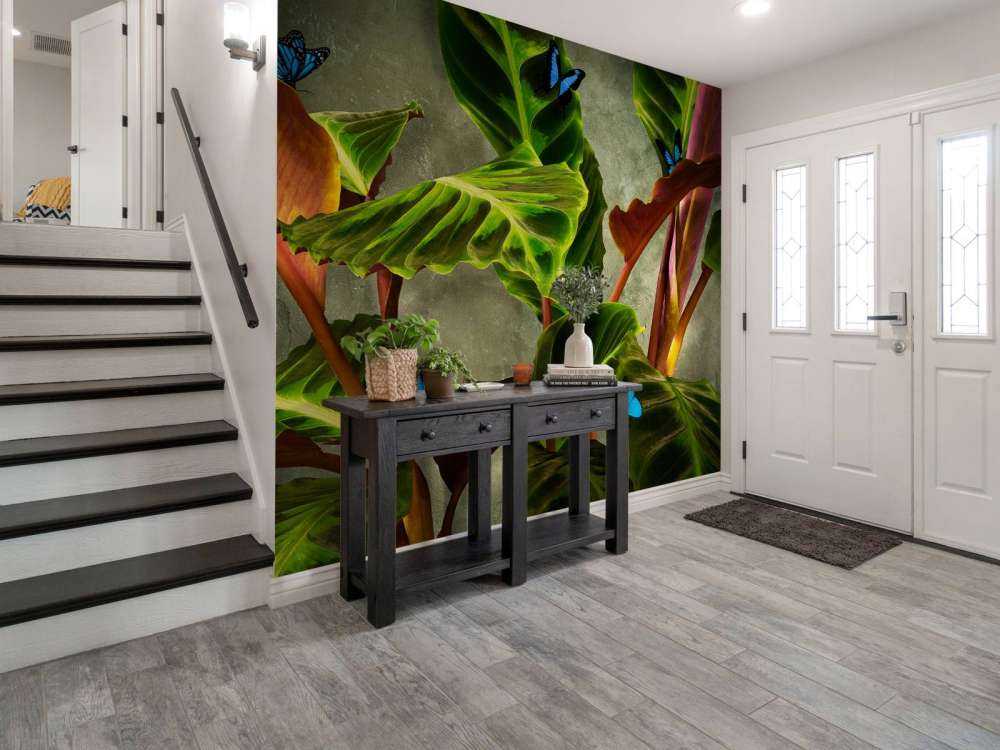 Zielona roślina z motylami