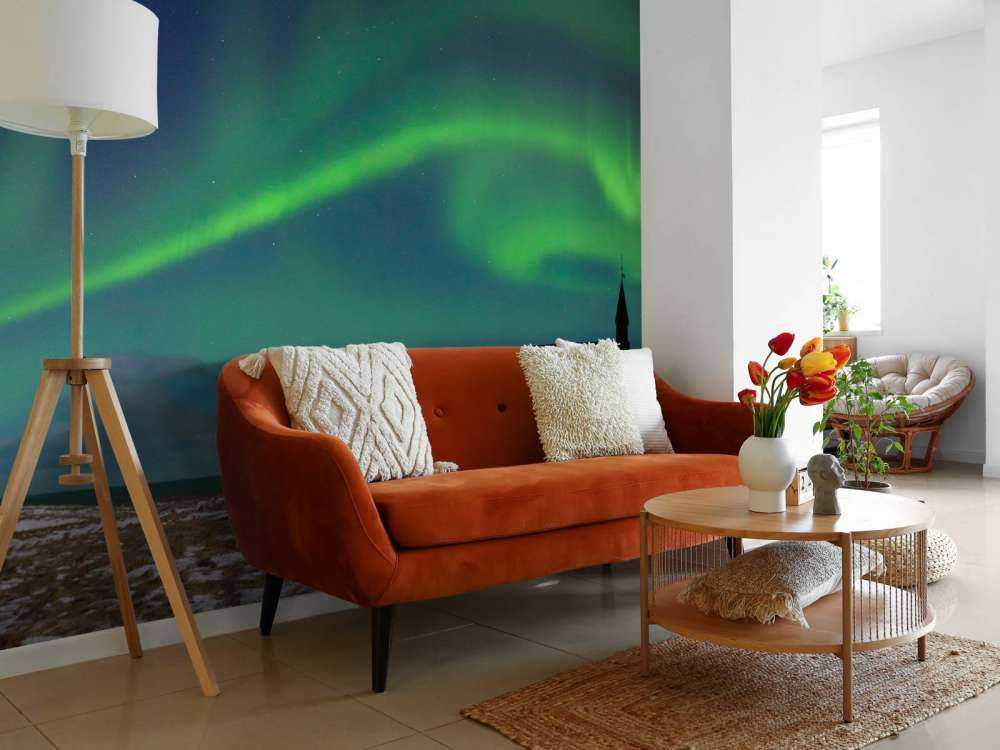 Zorze polarne nad kościołem