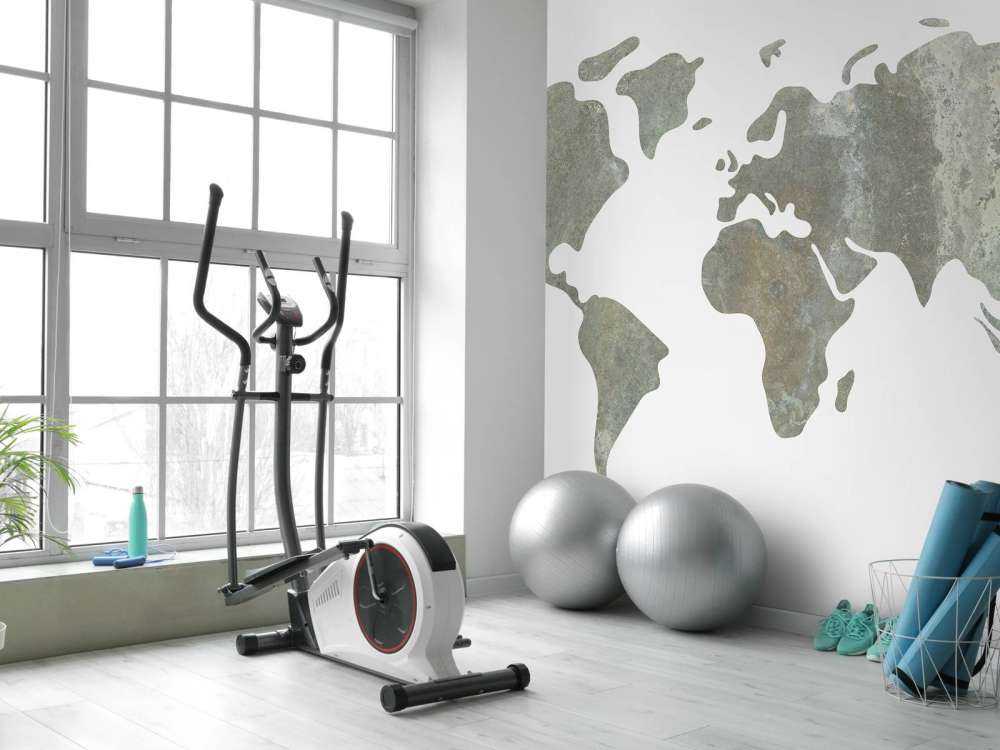 Zielona mapa świata z metalową konstrukcją