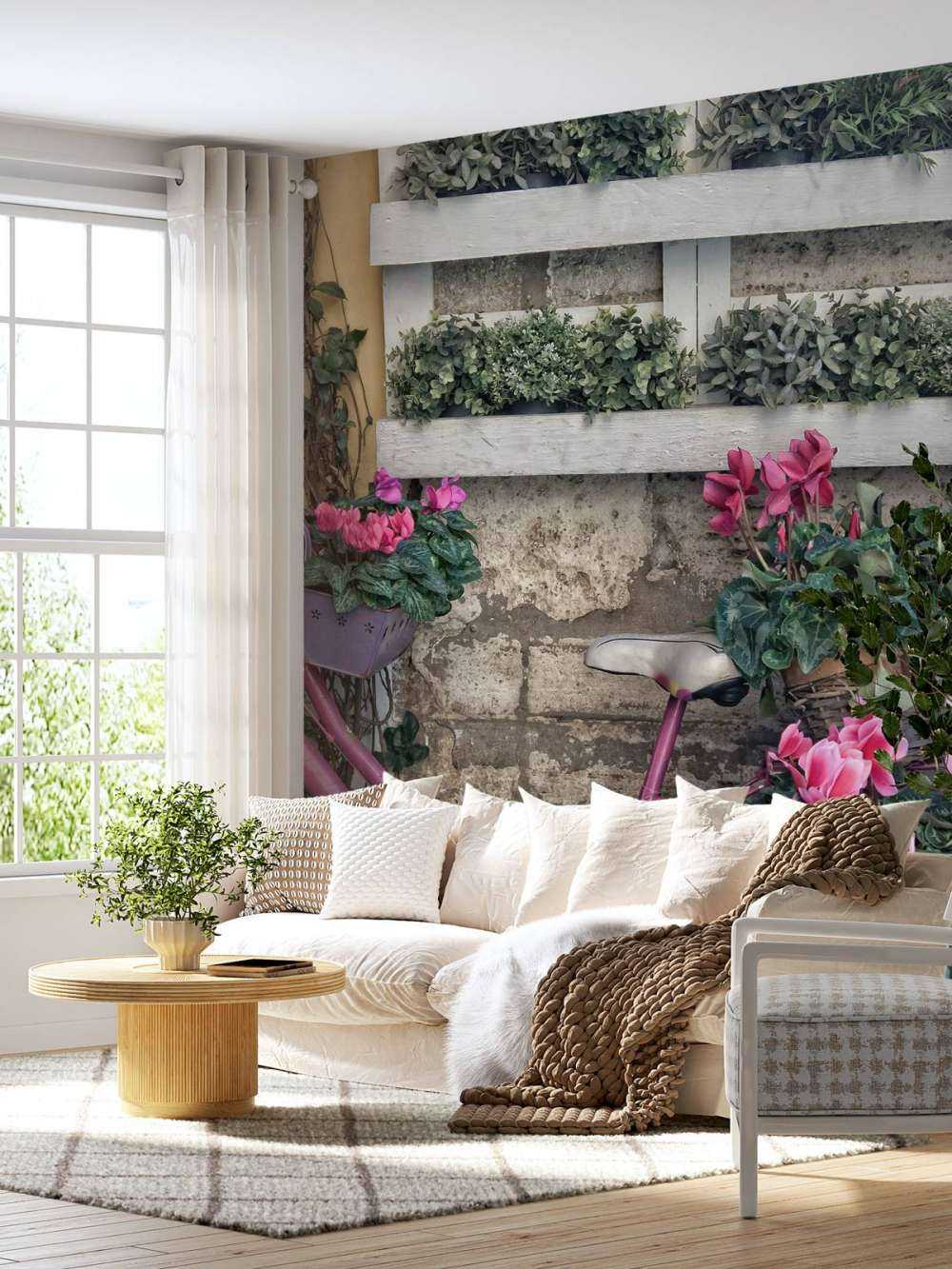 Rower zabytkowy z kwiatami