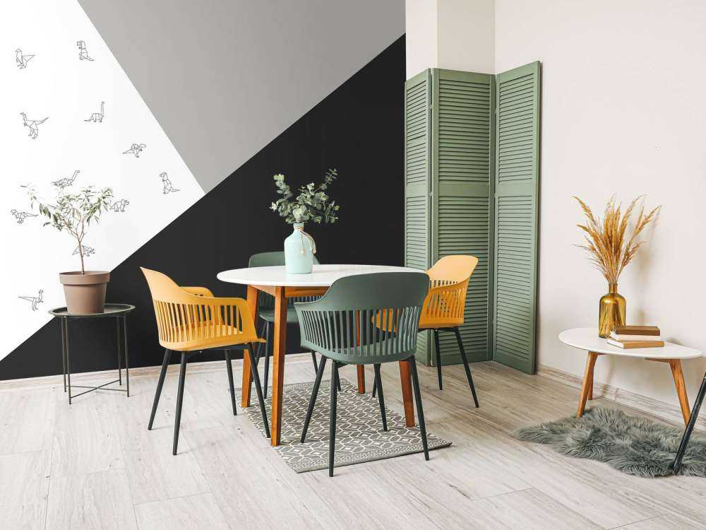 Czarno-białe trójkąty z dinozaurami