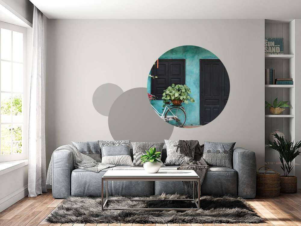 Stary rower w pobliżu domu