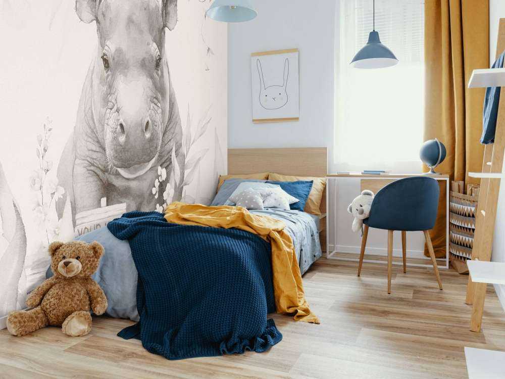 Mały hipopotam w beżowej dżungli