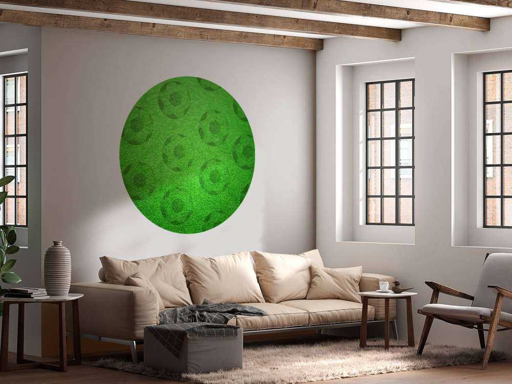 Gra w piłkę nożną na trawie