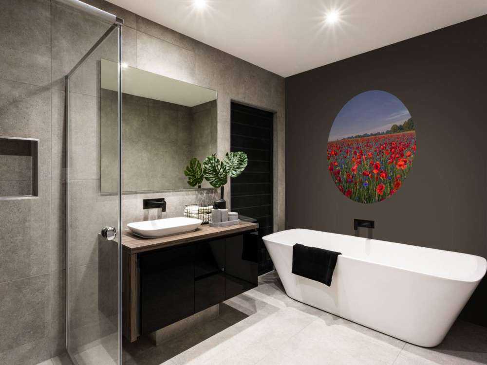 Niebieskie kwiaty i czerwone maki