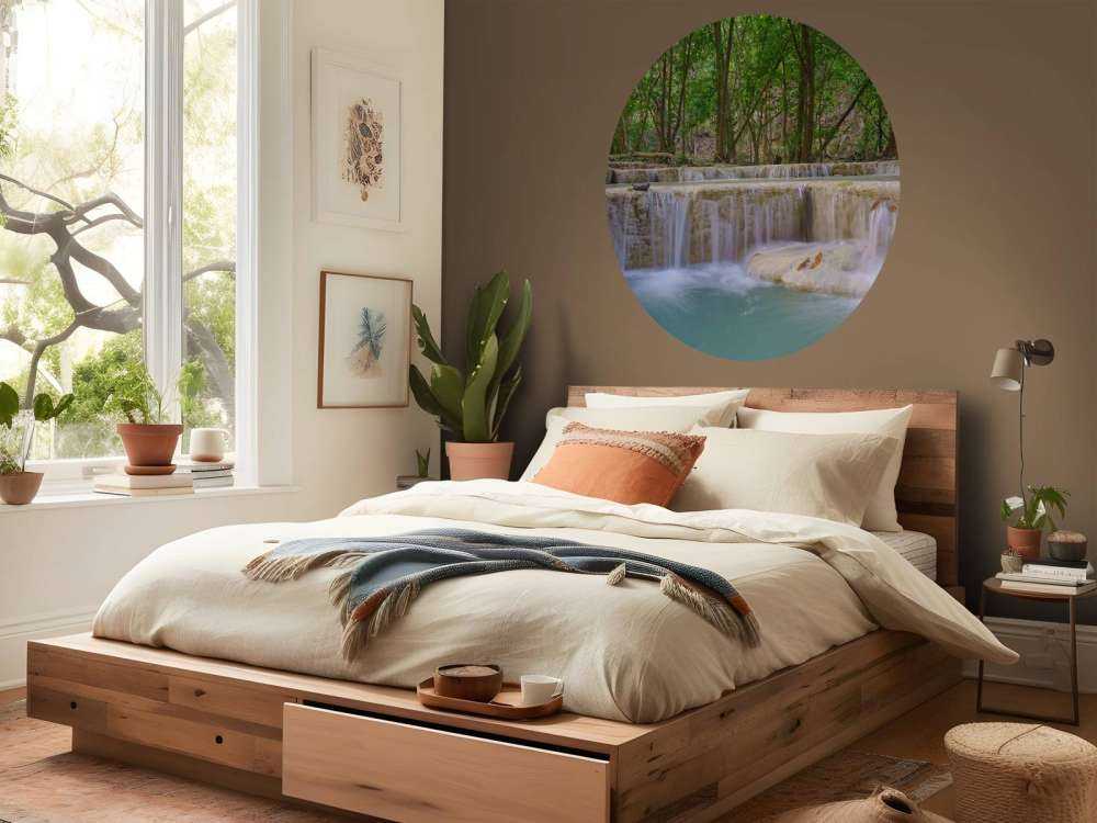 Wodospad w głębokim lesie deszczowym