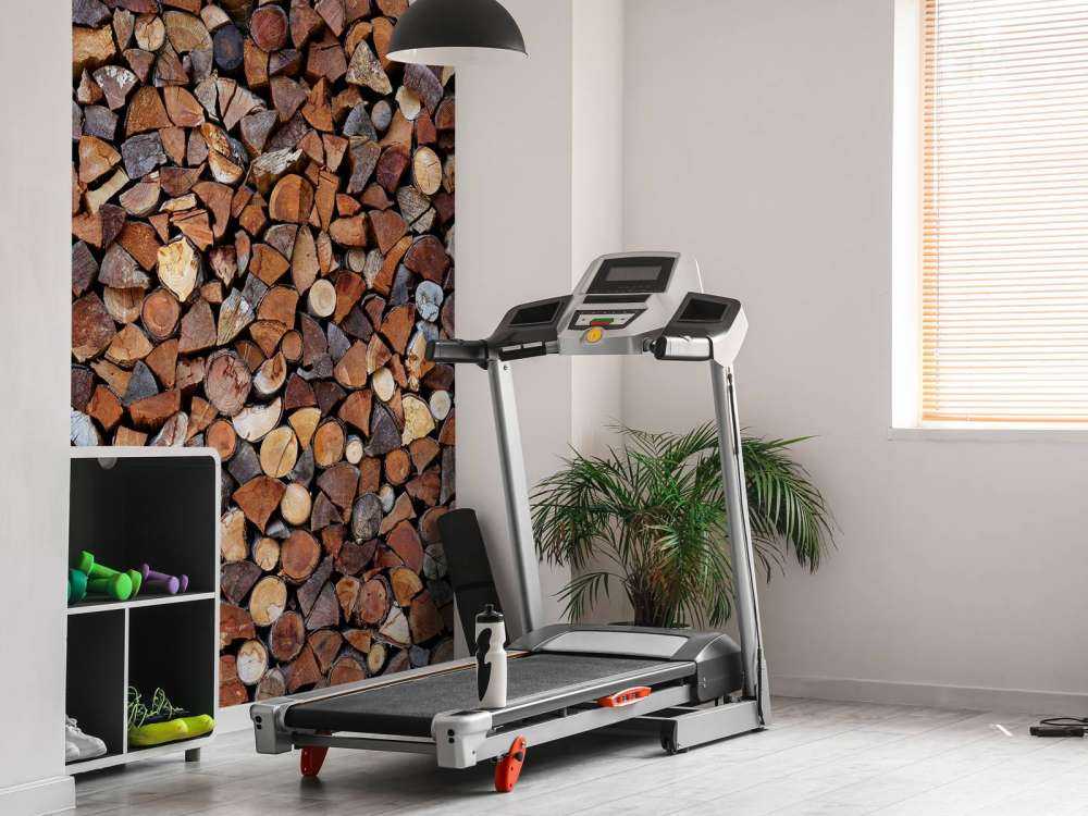 Drewno ułożone w stosy