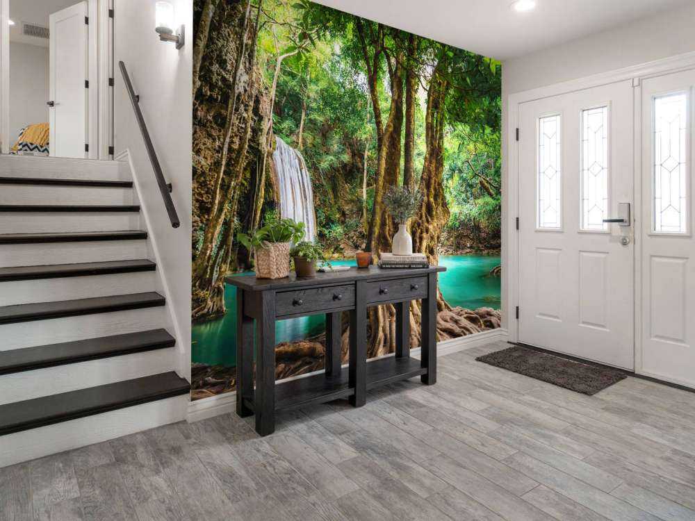 Wodospad w tropikalnej dżungli