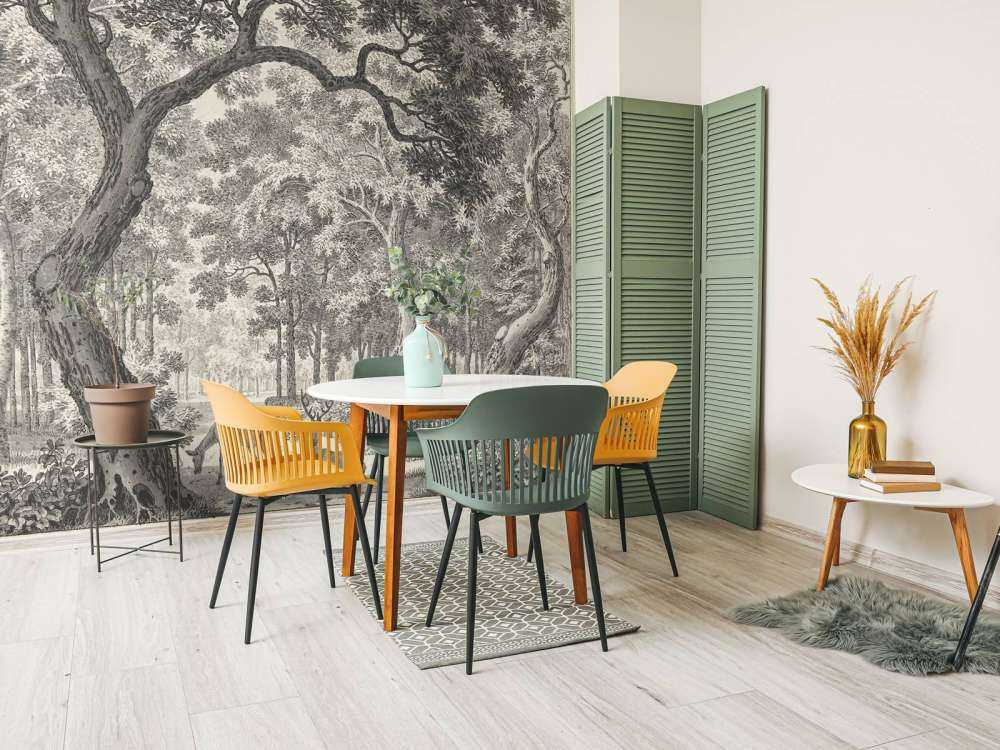 Widok na las z dwoma jeleniami