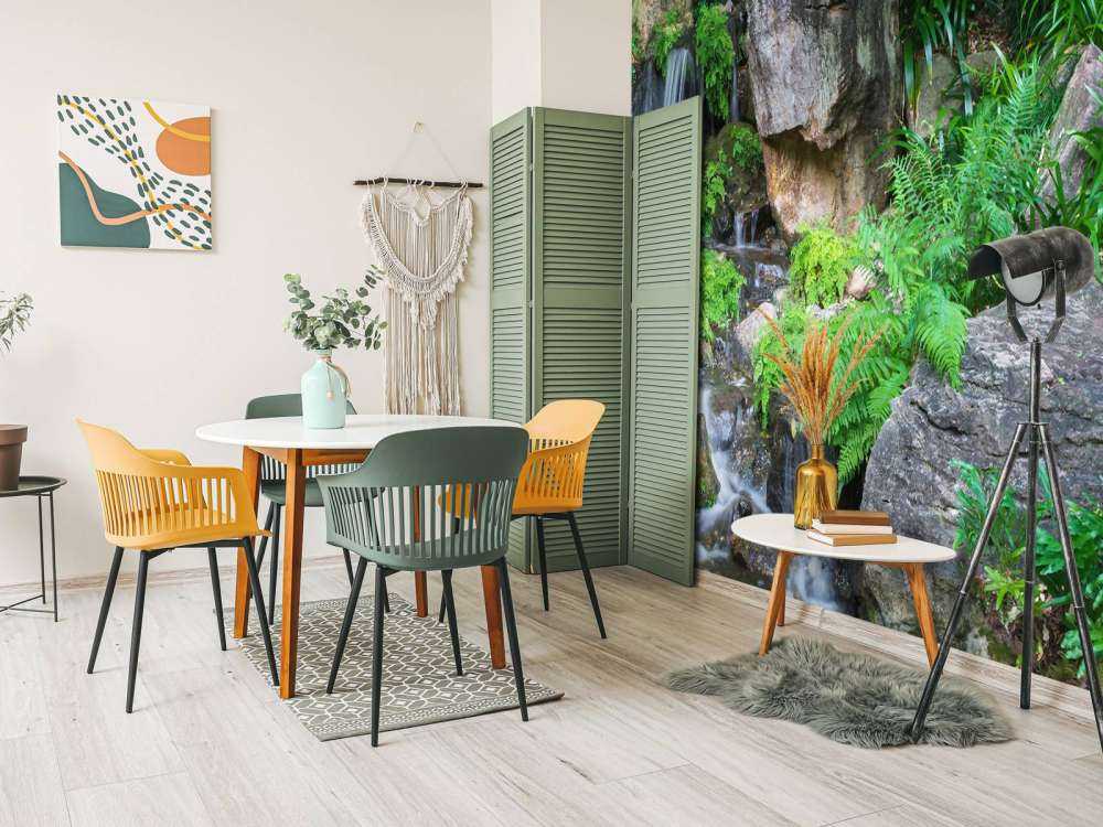 Wodospad z roślinami tropikalnymi