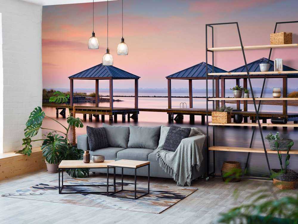 Molo do pływania o wschodzie słońca