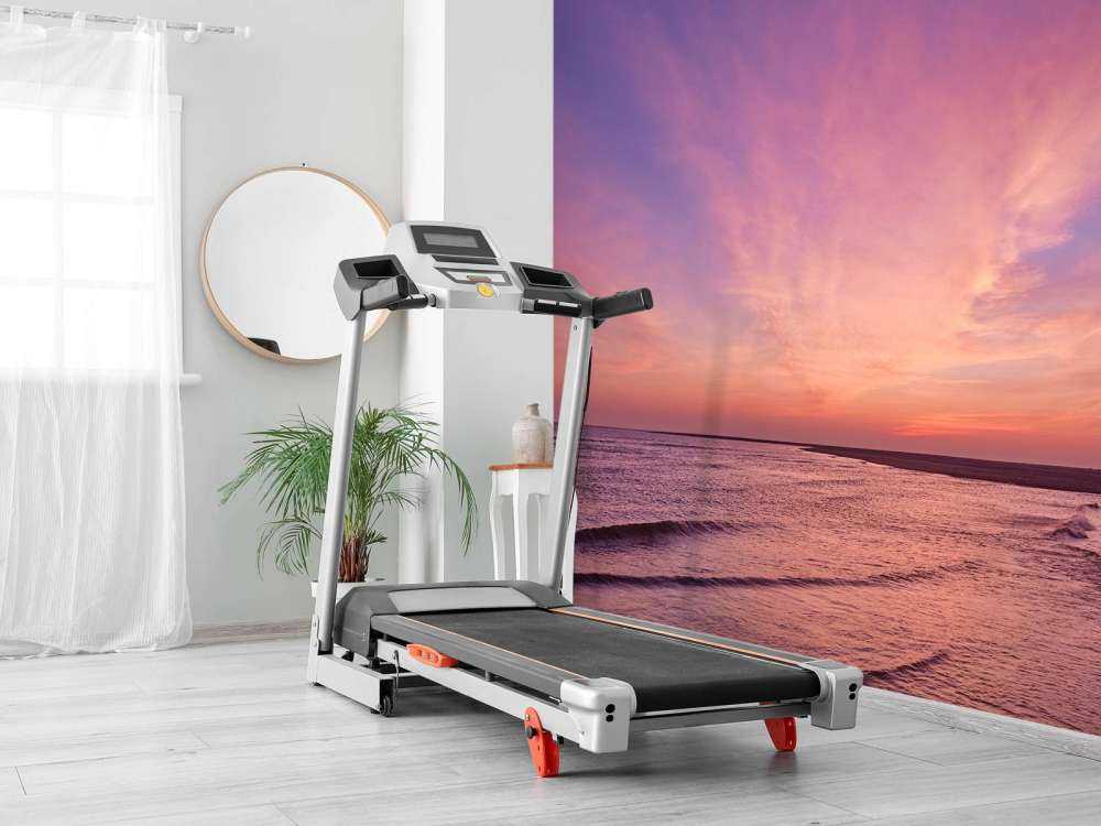 Plaża z różowym zachodem słońca