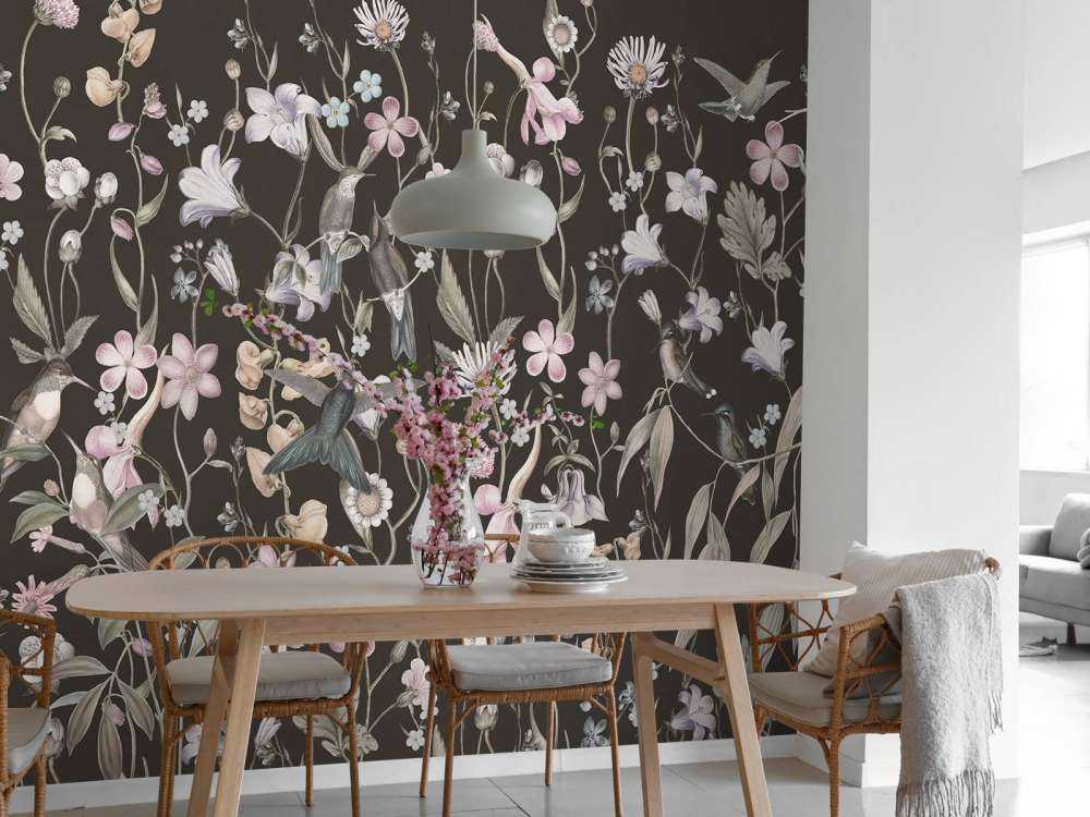 Eteryczna Wiosna - Elegancka Biała Gołębica