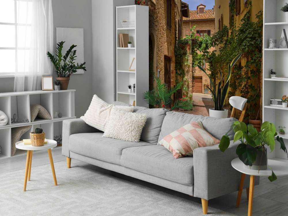 Włoska ulica z roślinami