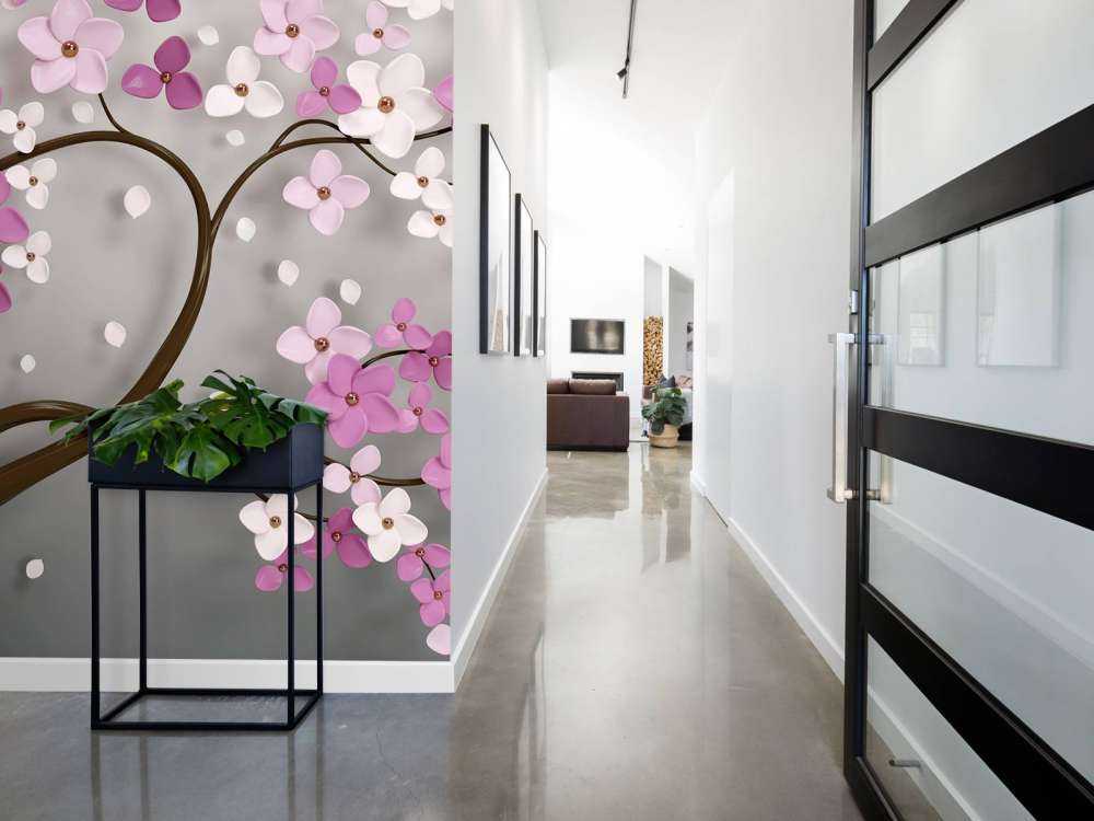 Drzewo z fioletowymi i białymi kwiatami