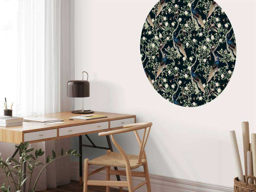 Ogród kwiatowy z pawią koroną