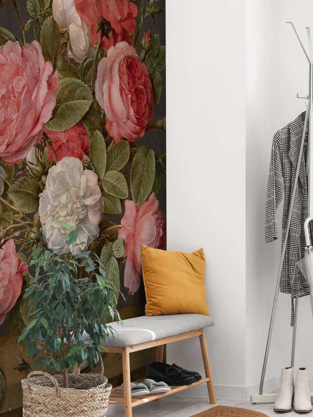 Róże w szklanym wazonie