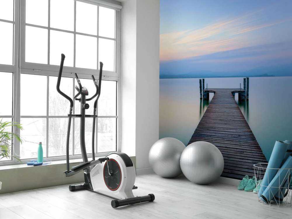 Nabrzeże o zachodzie słońca