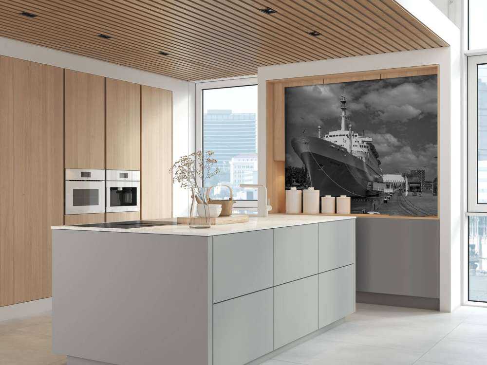 Dawny parowiec SS Rotterdam w czerni i bieli  