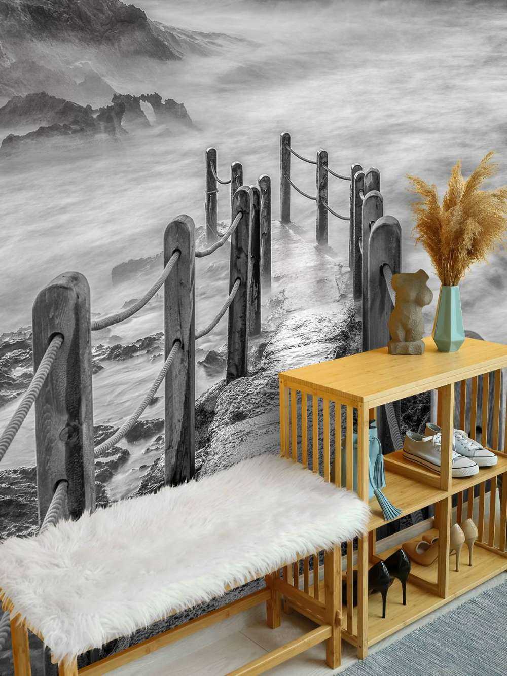 Drewniany mostek w mgle