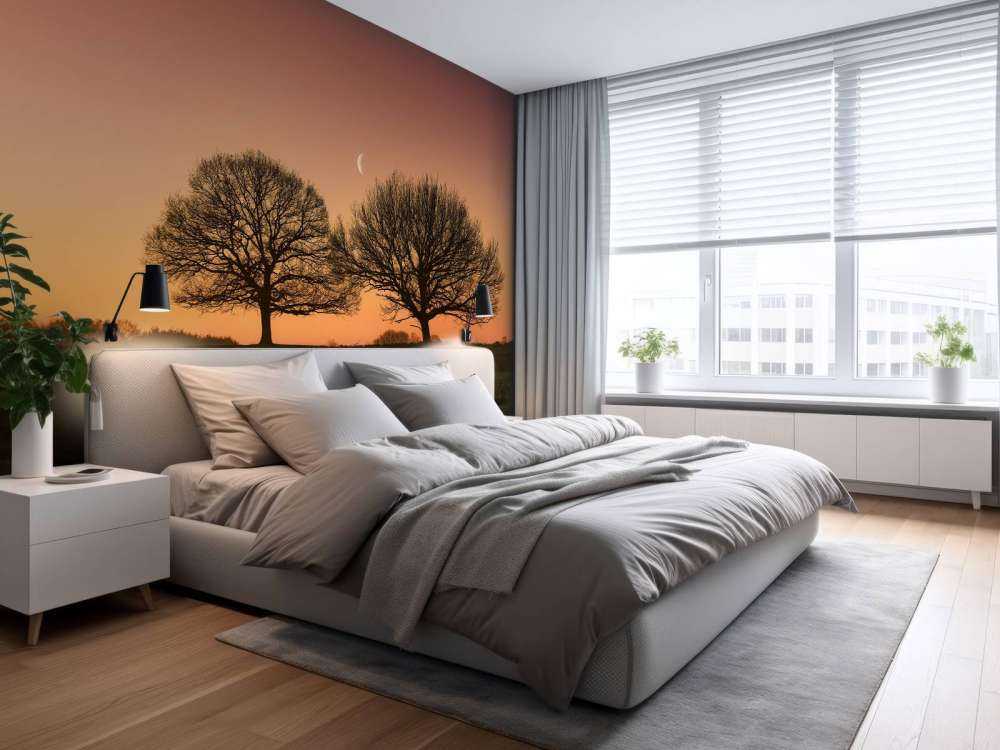 Księżyc między drzewami