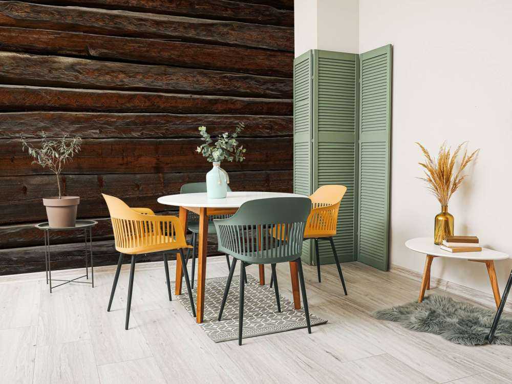 Stare, ciemne drewno