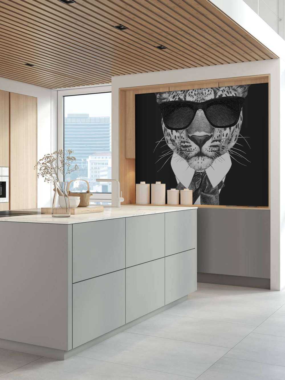 Lampart w garniturze