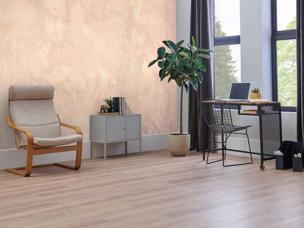 Dzikie jeżyny i babka - świat marzeń w fiolecie