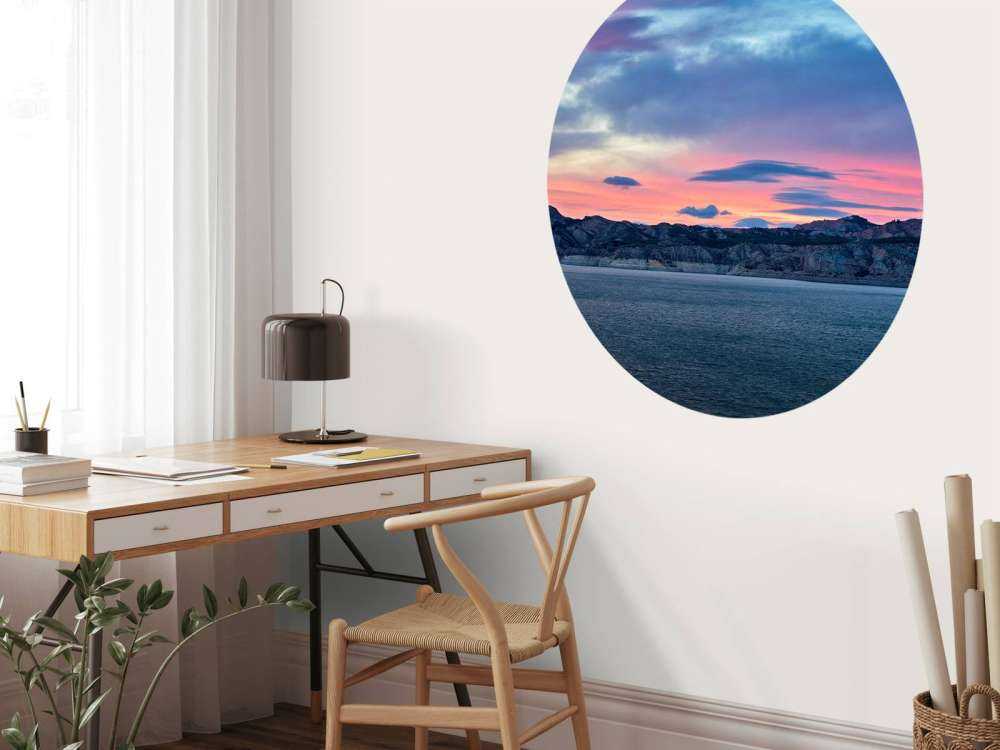 Jezioro z zachodem słońca