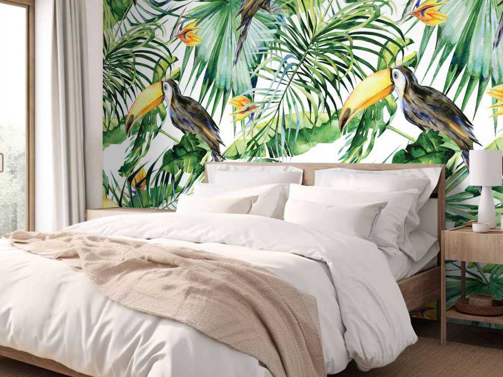 Tukan między liśćmi