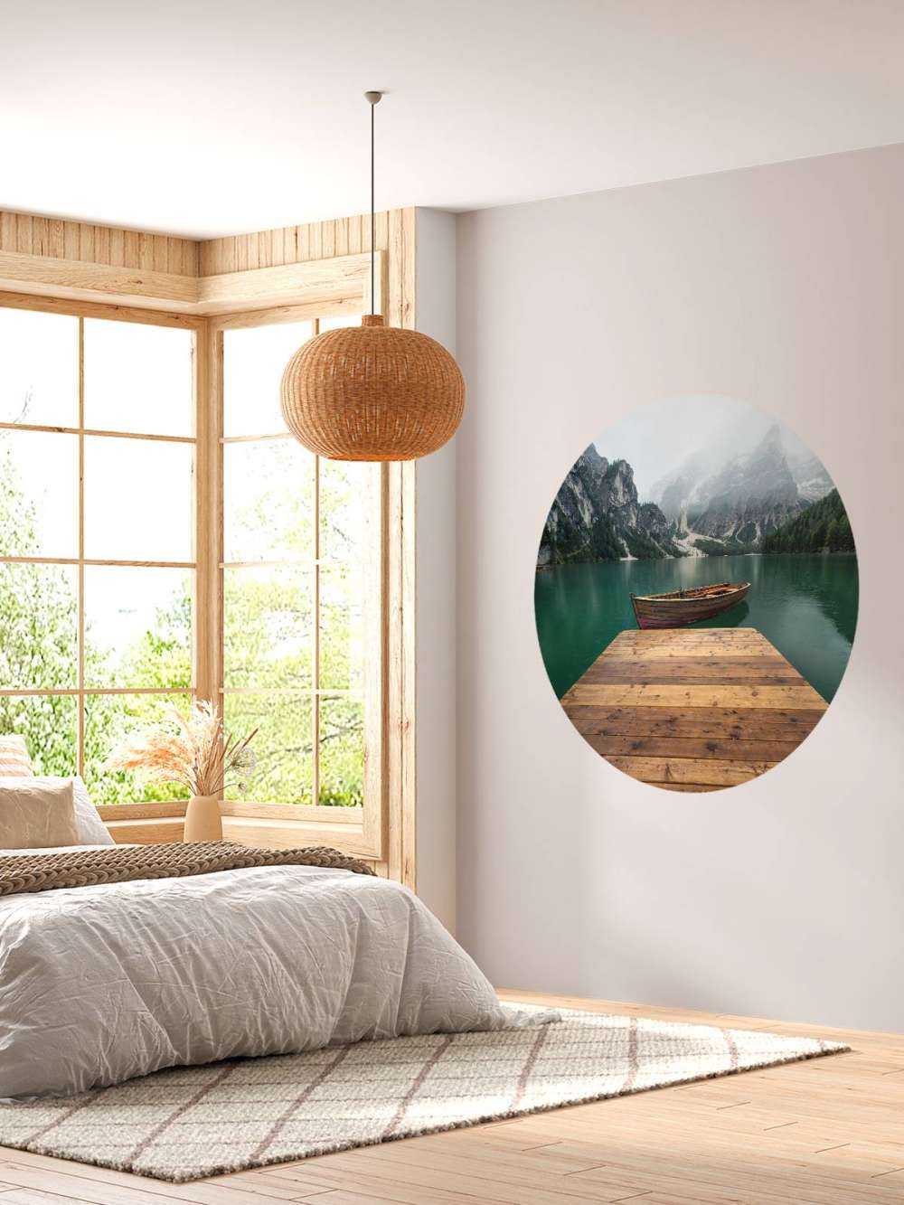 Łódka przy nabrzeżu