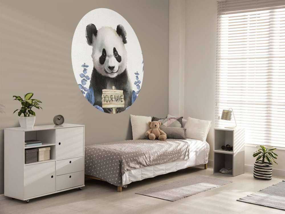 Mała panda w dżungli niebieskiej