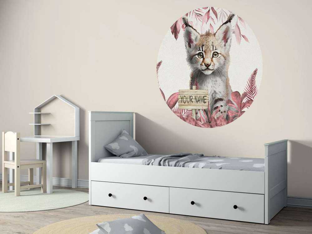 Mały ryś w dżungli różowy