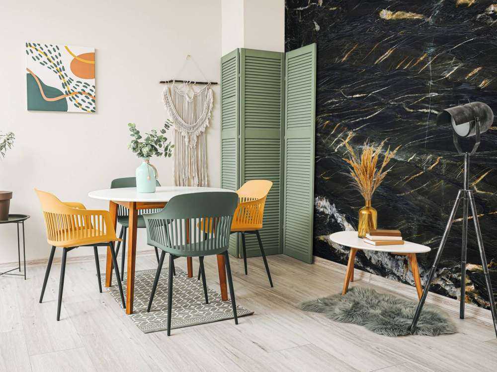 Czarny marmur ze złotą strukturą