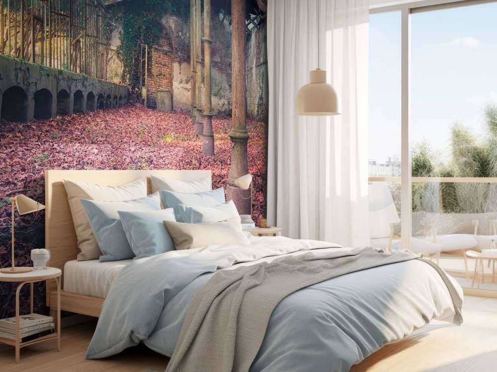 Opuszczony dom z liśćmi