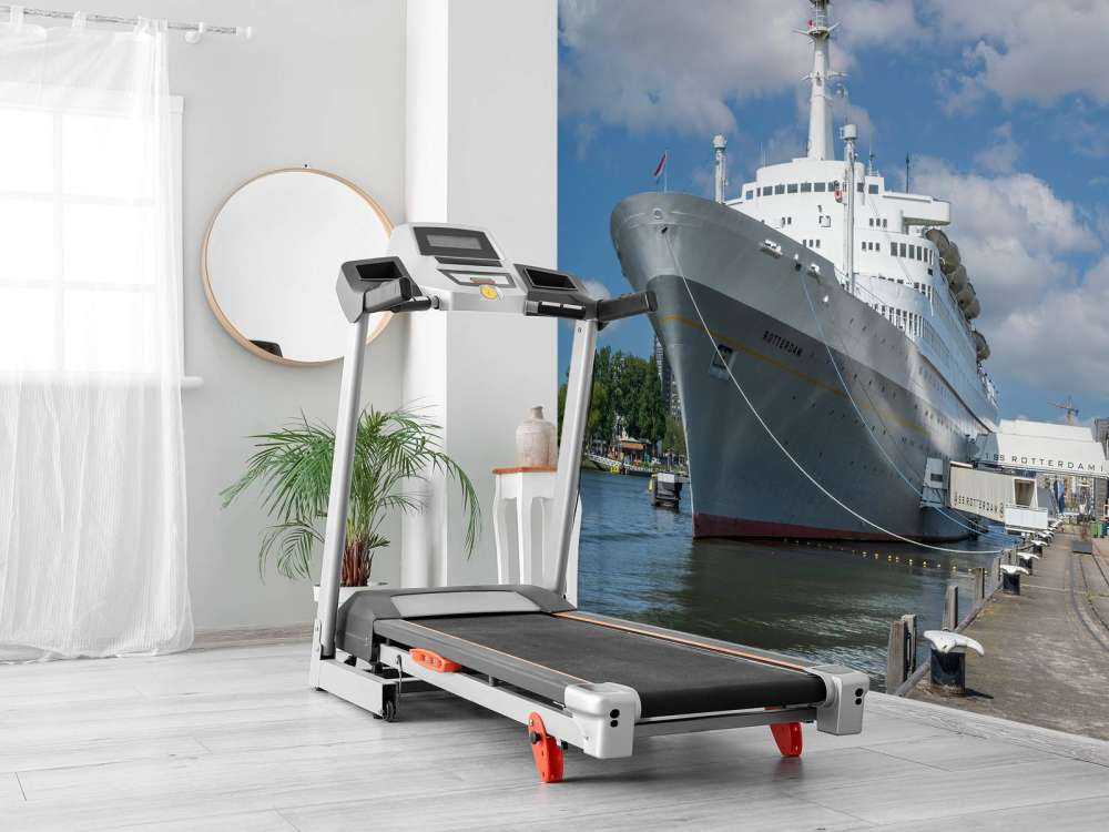 Dawny parowiec SS Rotterdam w kolorze 