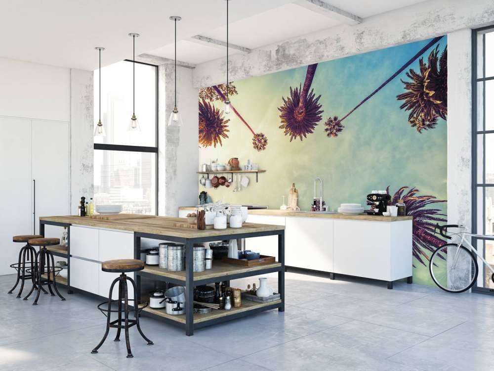 Widok z dołu na palmy