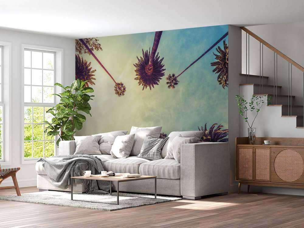 Widok z dołu na palmy