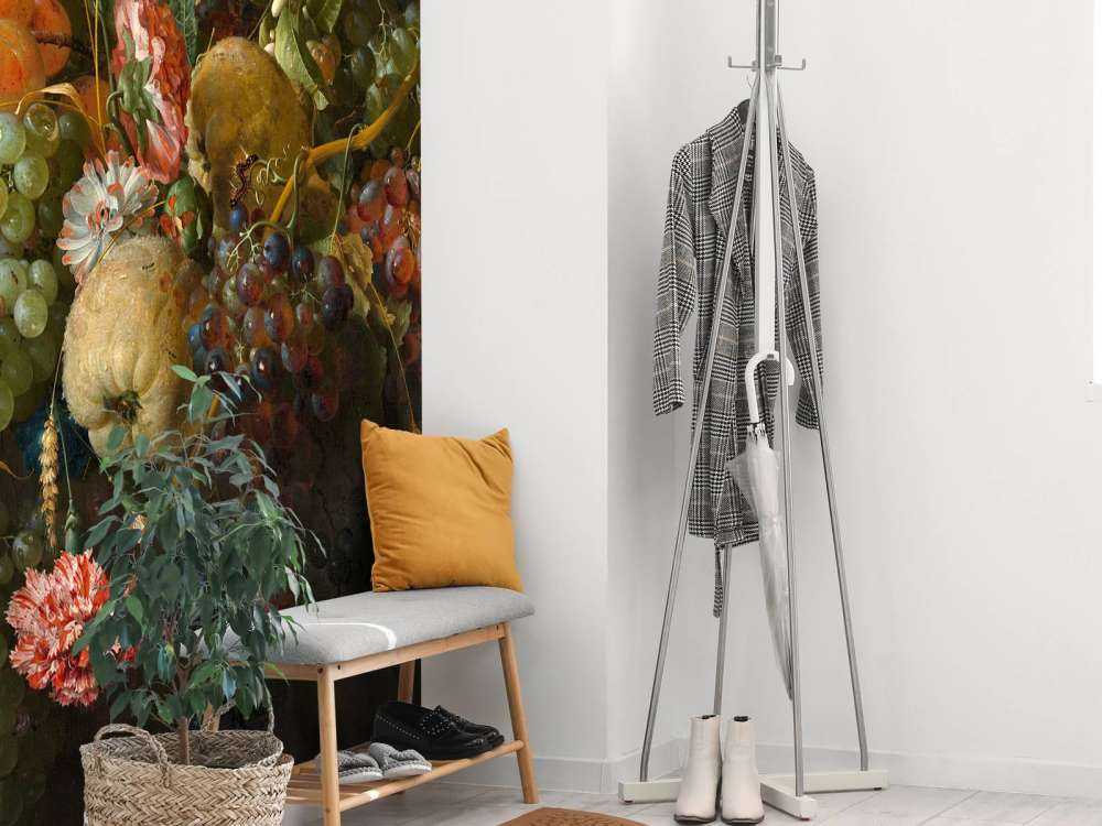 Wianek z owoców z kilkoma kwiatami