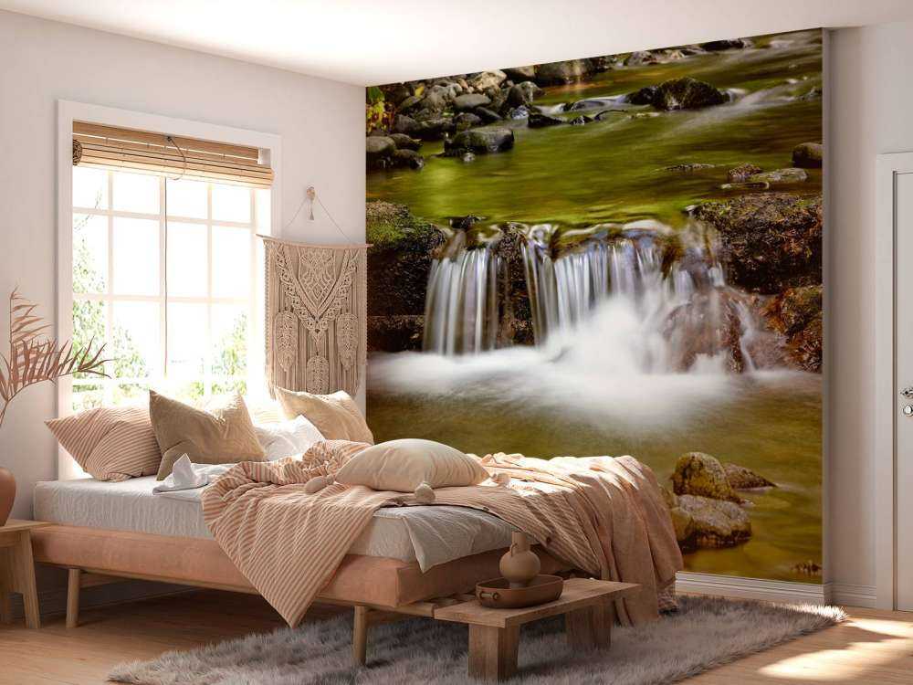 Szczegółowy mały wodospad