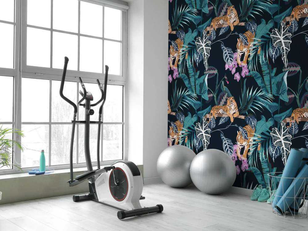 Tygrysy, liście i kwiaty