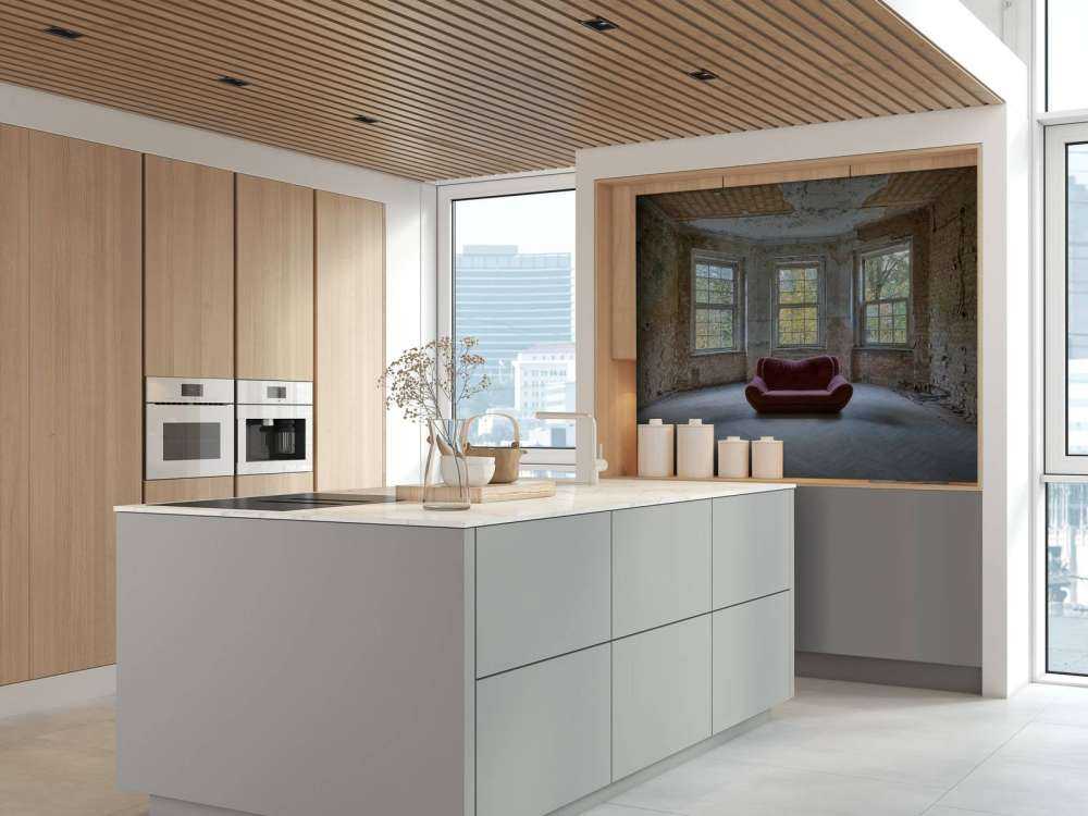 Ławka w opuszczonym pomieszczeniu