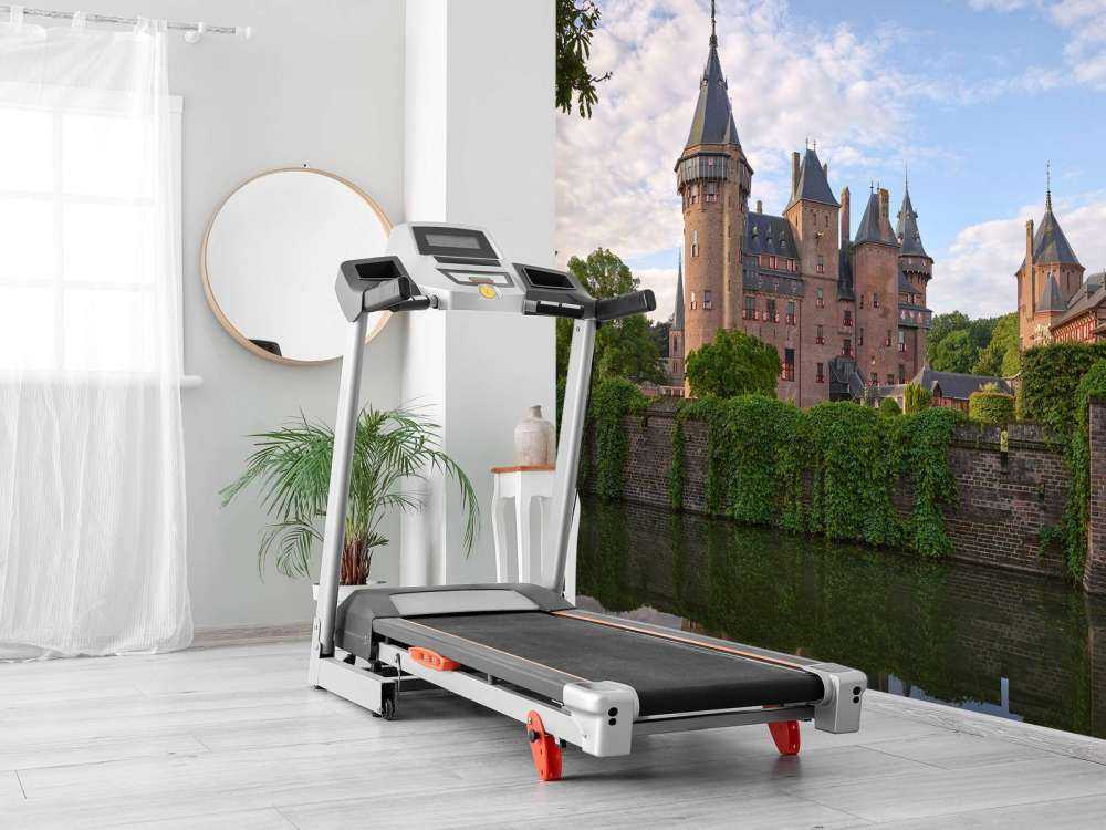 Zamek de Haar od strony wody