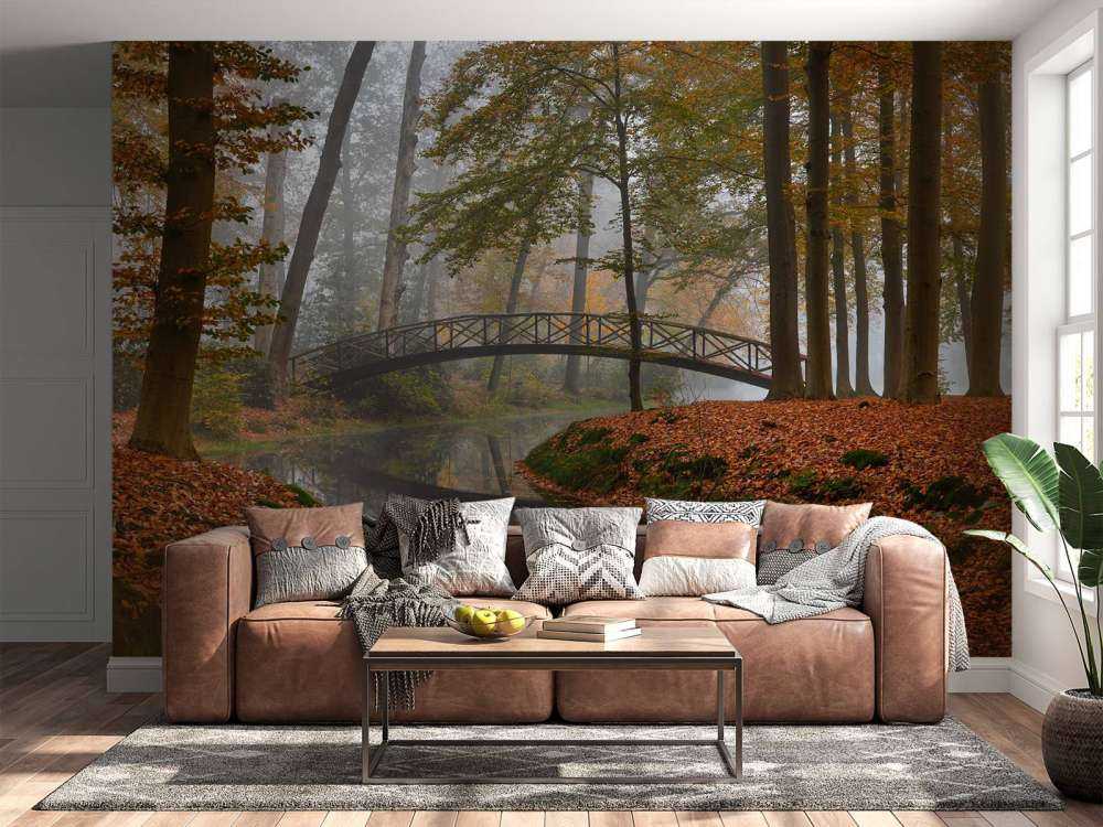 Most w jesiennym lesie