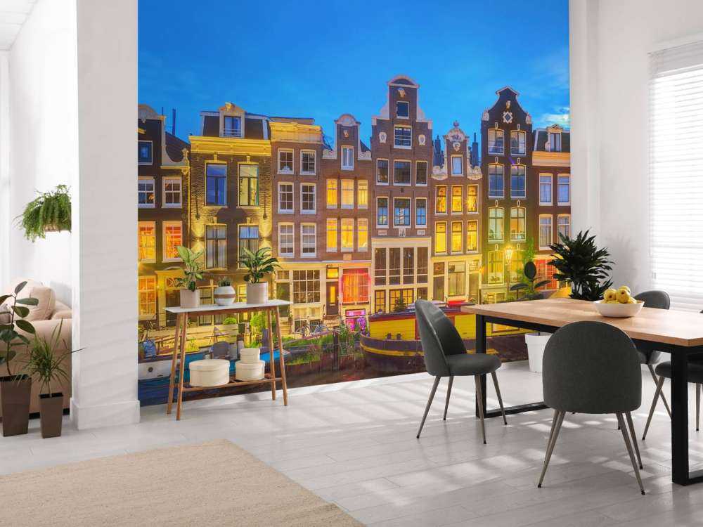 Domy w Amsterdamie w nocy