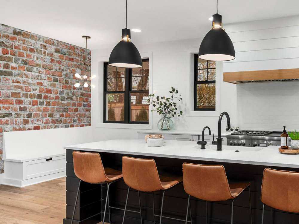 Odrestaurowana ściana z cegły