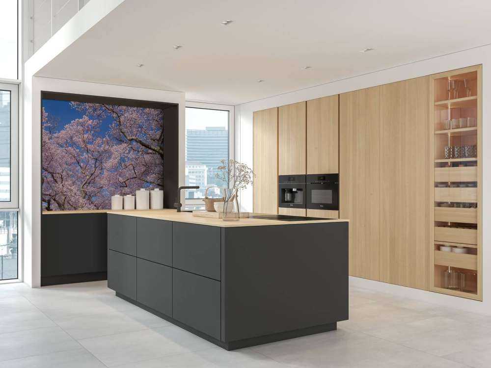 Kwiaty na tle błękitnego nieba