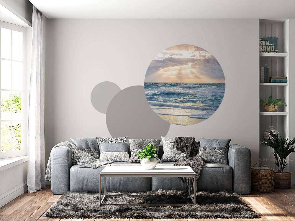 Promienie słońca nad morzem