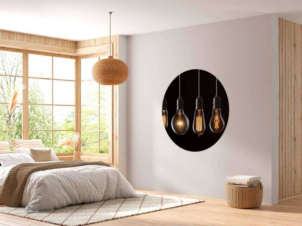 Lampy na czarnym tle