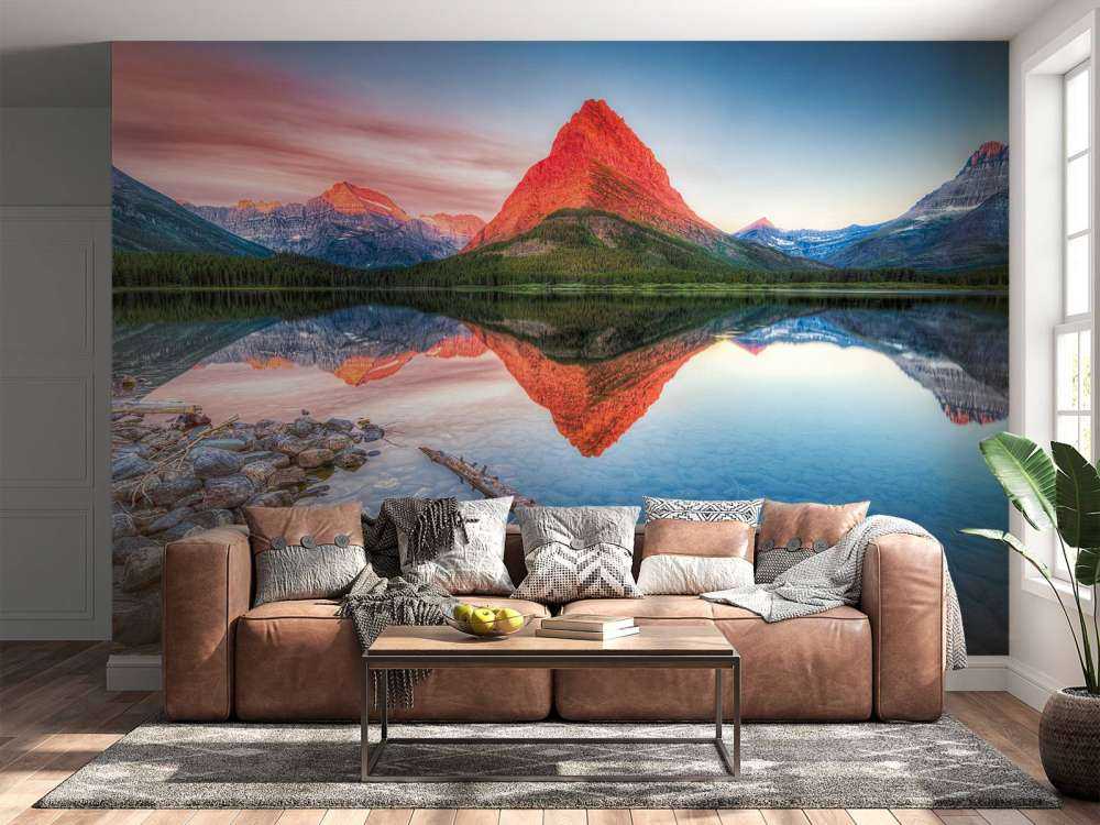 Czerwony szczyt góry